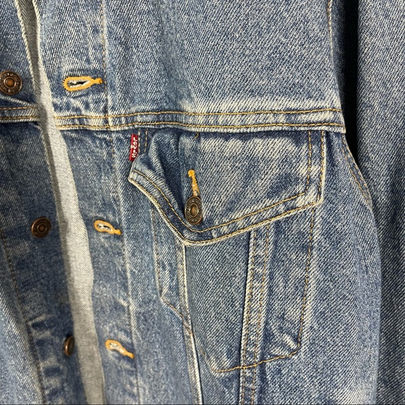 Levis Blue Denim Relaxed Trucker Jacket Mens Size M 7112 - Picture 10 of 11